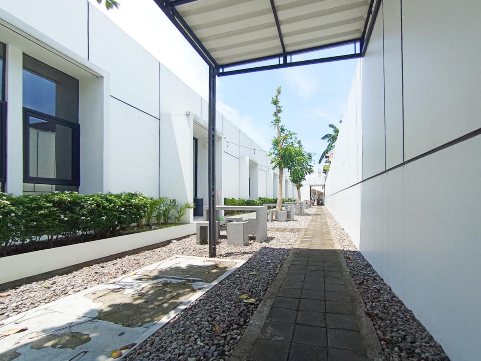 Ofo Kost Premium Kampung Inggris Pare Syariah Mitra Reddoorz Ξενοδοχείο Εξωτερικό φωτογραφία