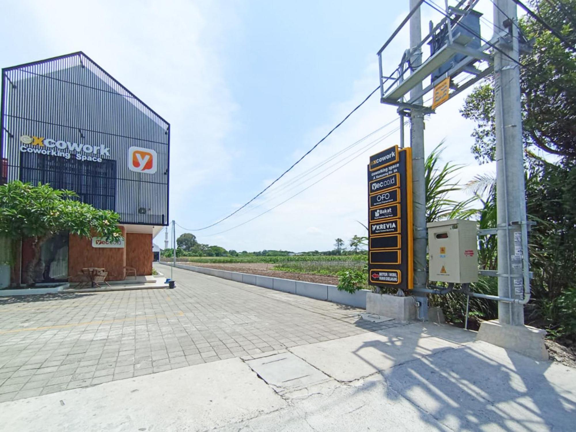 Ofo Kost Premium Kampung Inggris Pare Syariah Mitra Reddoorz Ξενοδοχείο Εξωτερικό φωτογραφία